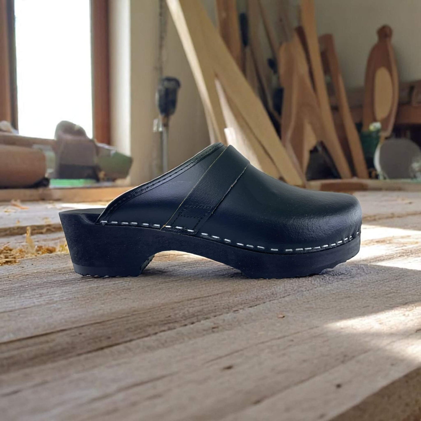 202.001.002_Holzclogs_Classic_black_a